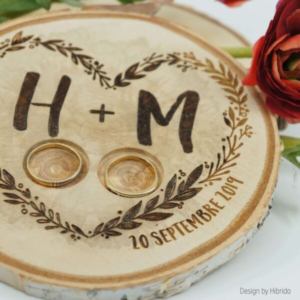 Porte alliance bois pour mariage Initiales + Couronne de Fleurs