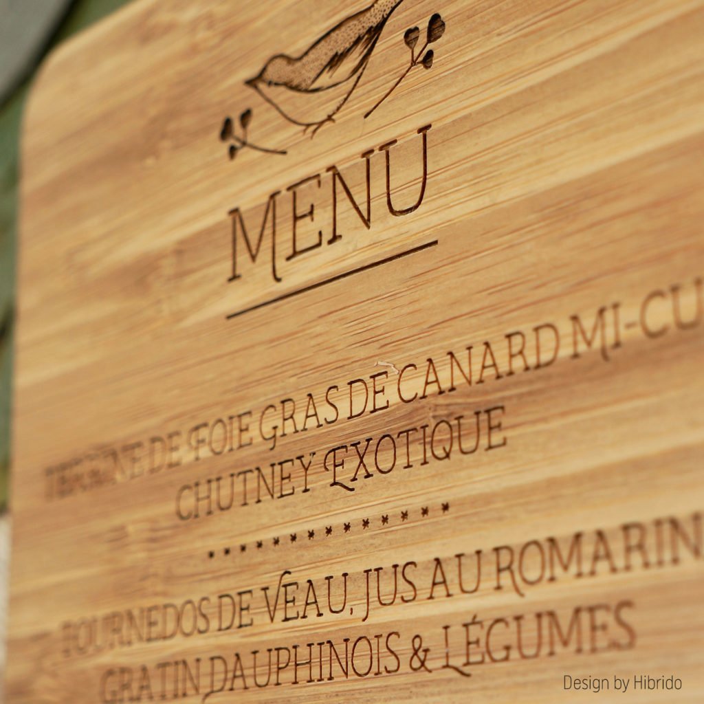 Menu gravé sur bois pour mariage ou événements familiaux