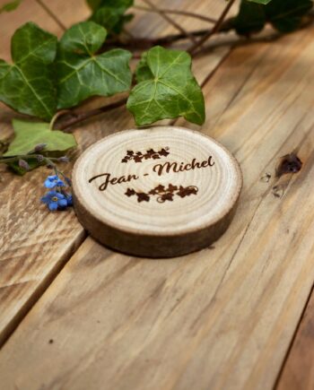 marque place en rondin de bois