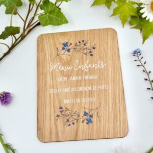 menu en bois fleurs bleues