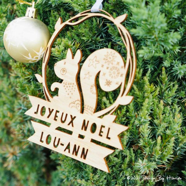 l'écureuil, la boule de Noël personnalisée avec prénom
