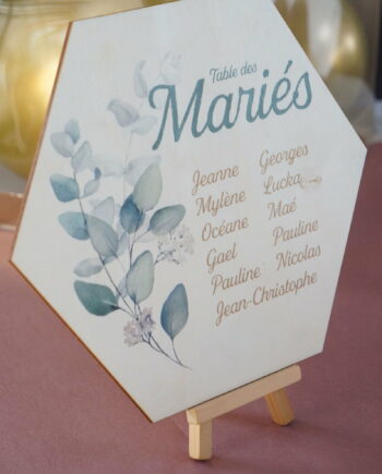 Marque table mariage en bois eucalyptus
