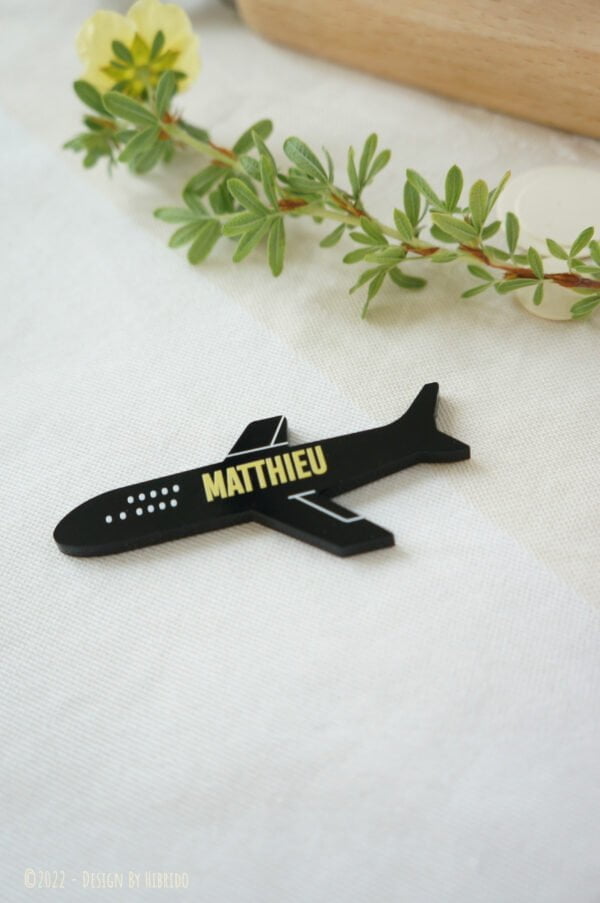 marque place mariage avion noir