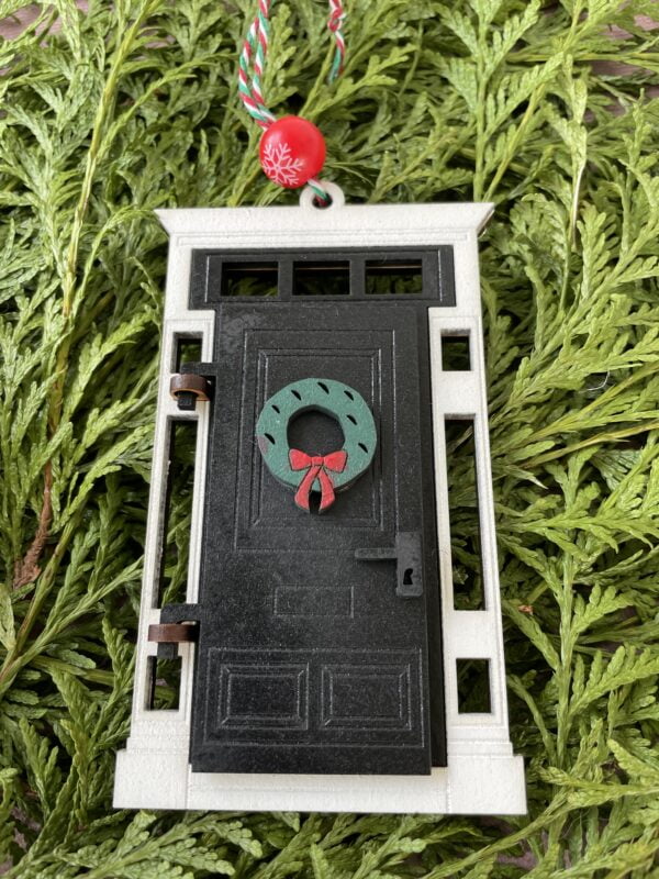 Portes en bois personnalisées pour le sapin de Noël : un cadeau unique et original