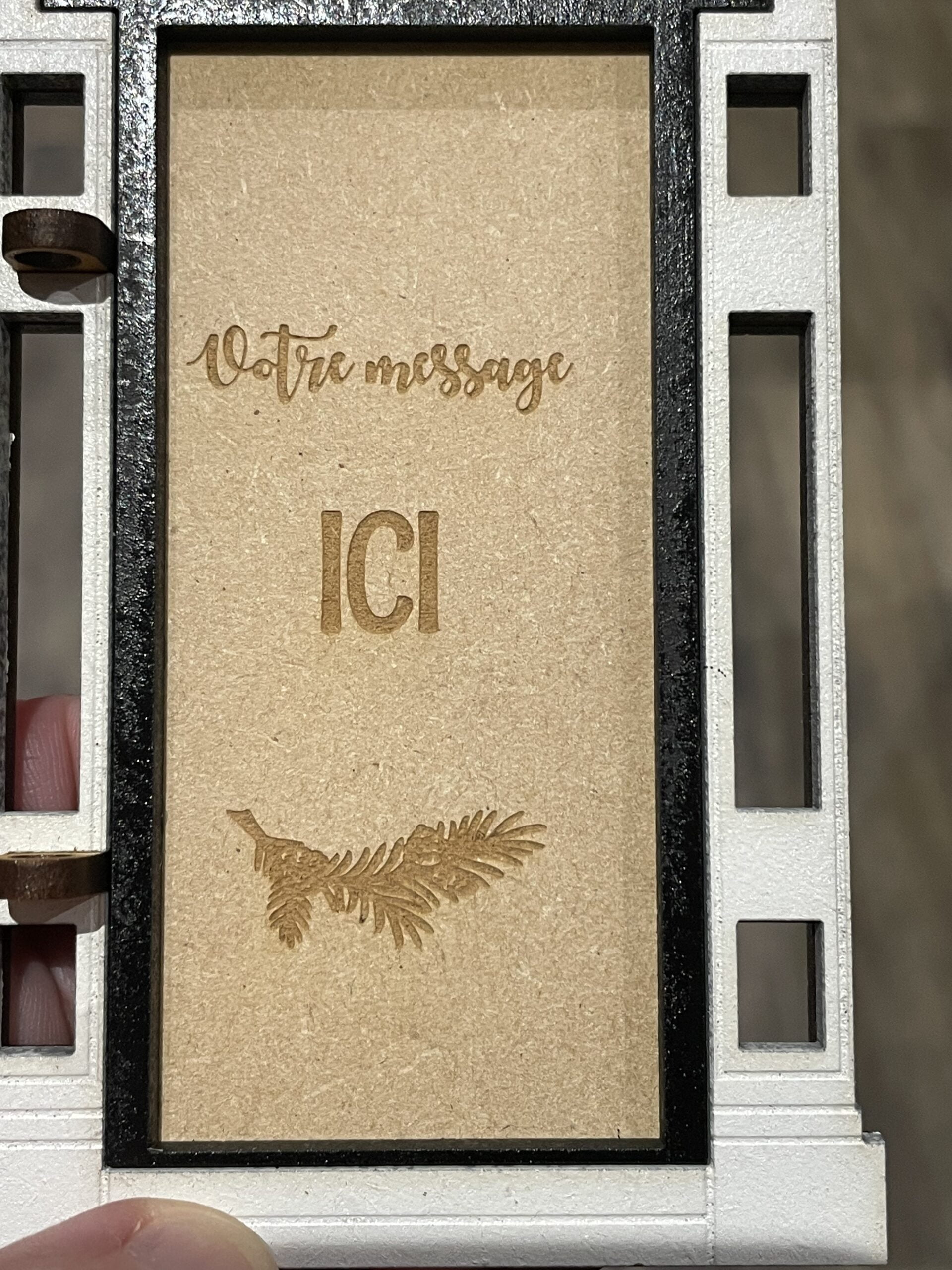 portes en bois personnalisées pour le sapin de noël : un cadeau unique et original